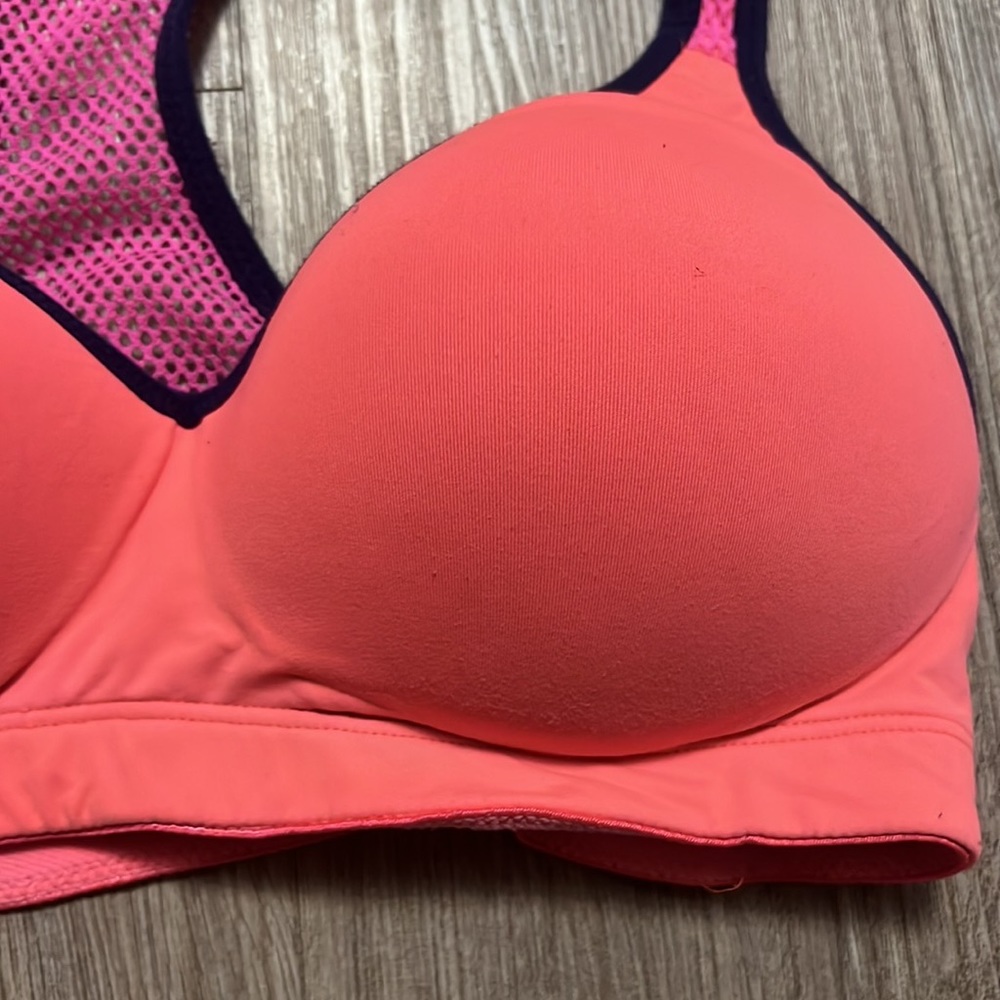 Victoria’s Secret PINK YOGA BRA - Picture 3 of 10